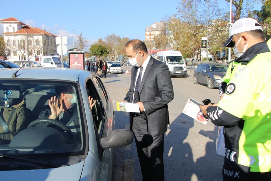 Emniyet kemeri takanlara Kaymakam Aksakal’dan teşekkür