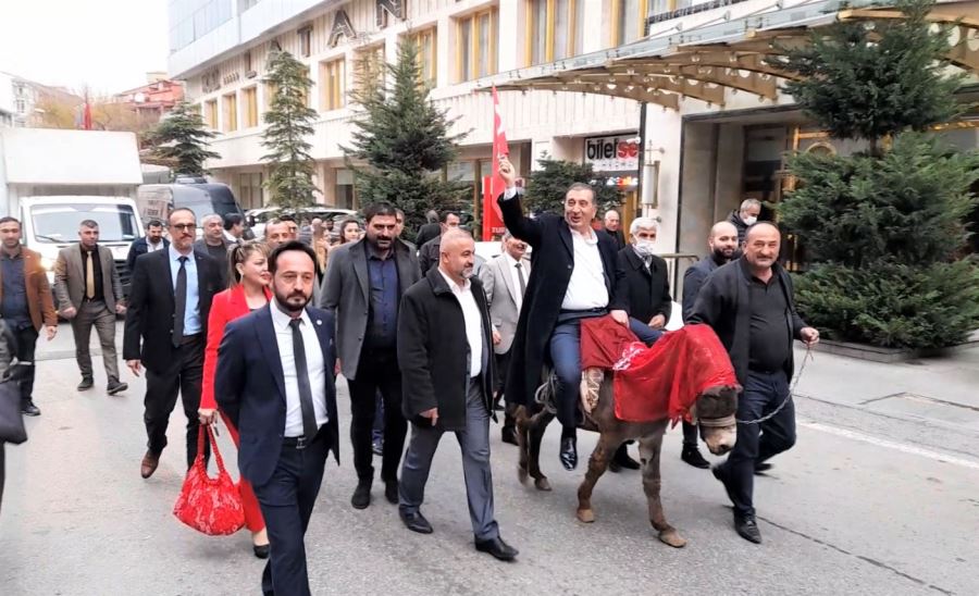 ABP’Lİ YALÇIN’DAN “EŞEKLİ” PROTESTO!