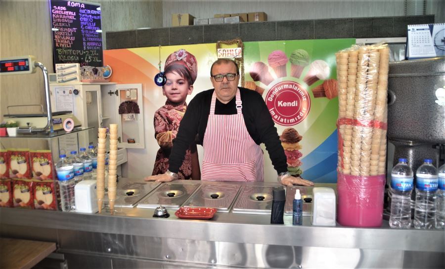Ünlü Dondurmacı,