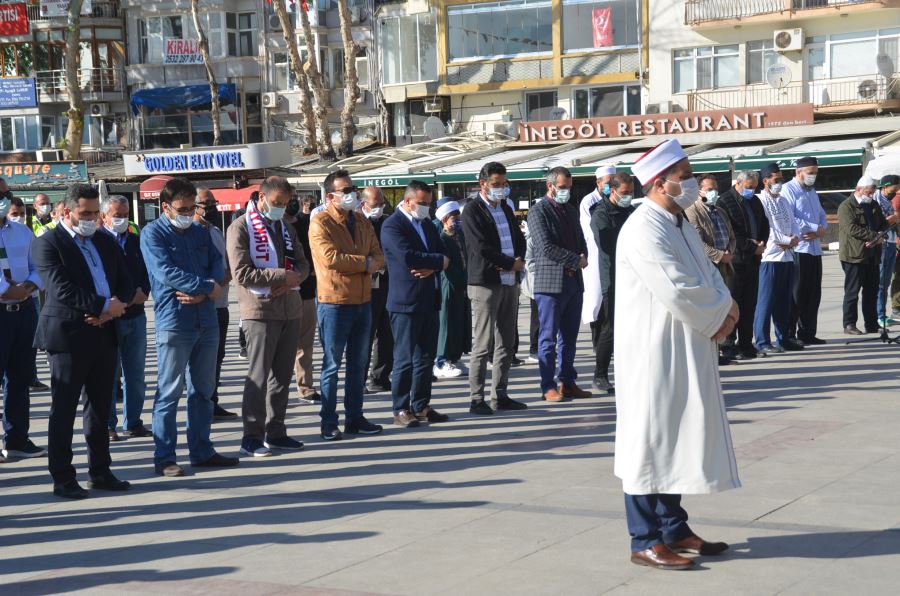 Mescid-i aksa şehitlerine gıyabi cenaze namazı