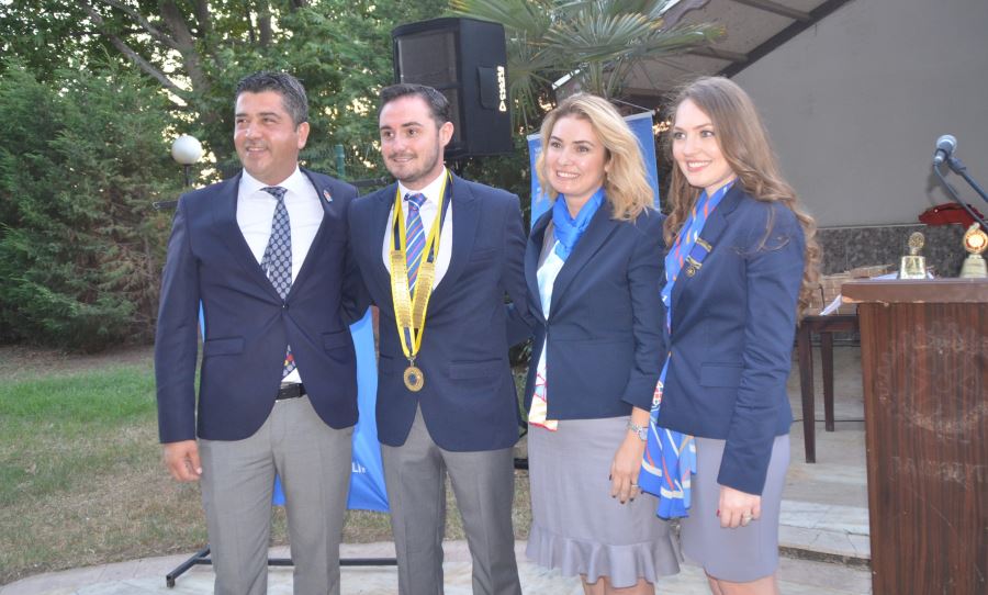 Bandırma Rotary Kulübü bayrağı Doğru’da