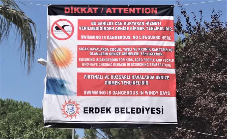 Erdek Belediyesi’nden ilginç pankart!