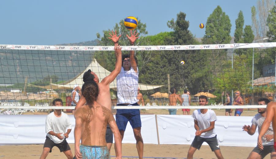 KİRAZ, Plaj Voleybol Turnuvası başladı