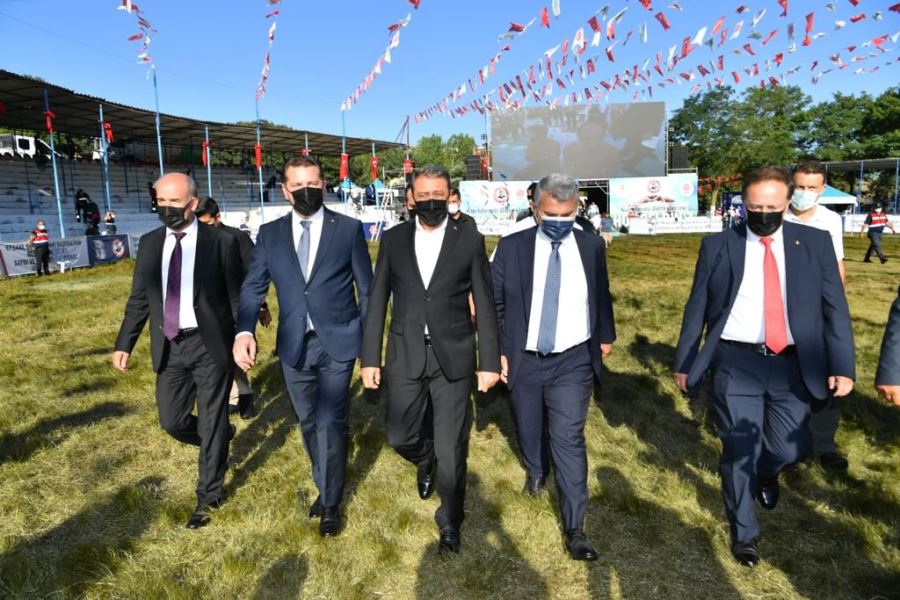 Vali Şıldak, Kurtdere güreşlerine katıldı