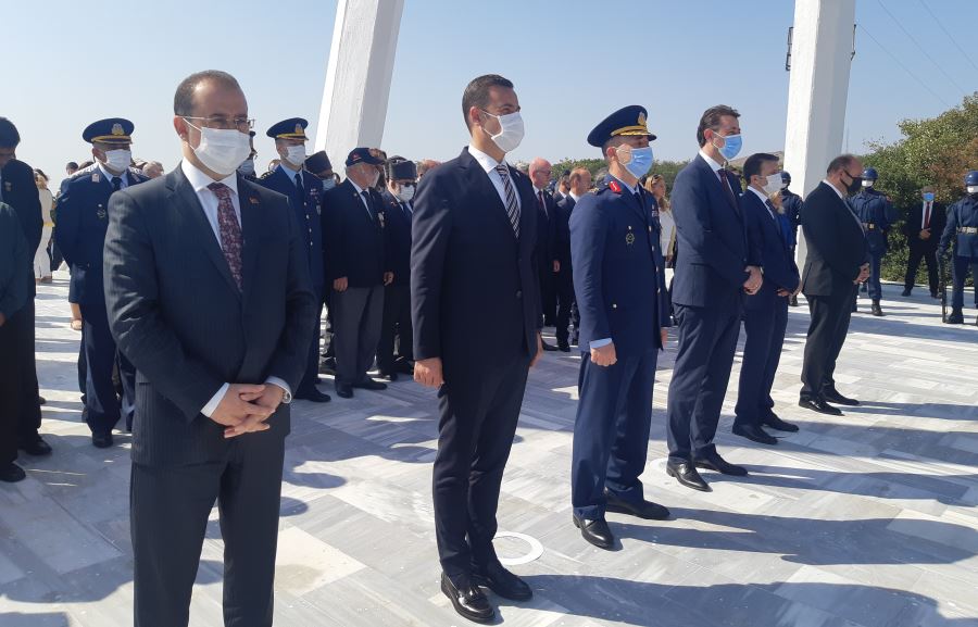 Şehitlere saygı
