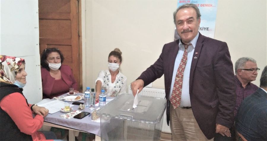Büyük Birlik Partisi Ali Öksüz ile start aldı