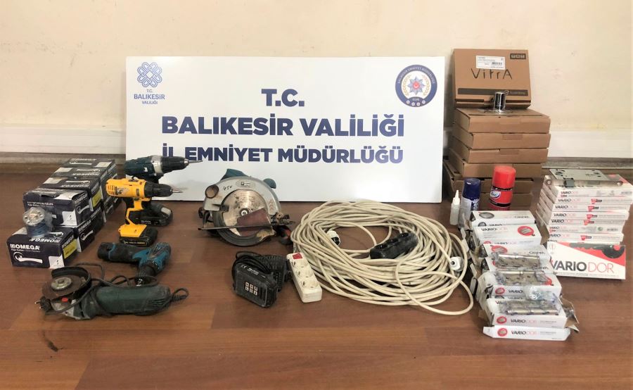 İnşaatı yağmaladı, bekçilere yakalandı