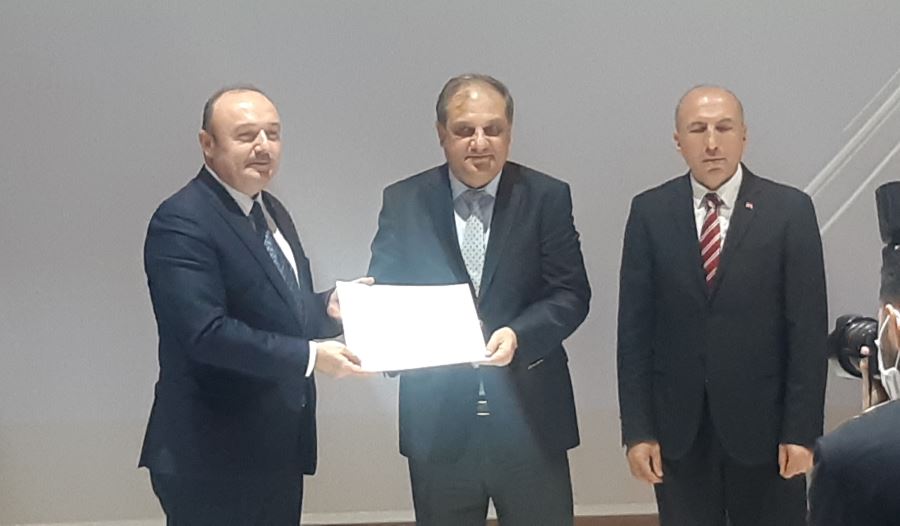 Üniversitede teşekkür belgesi toplantısı