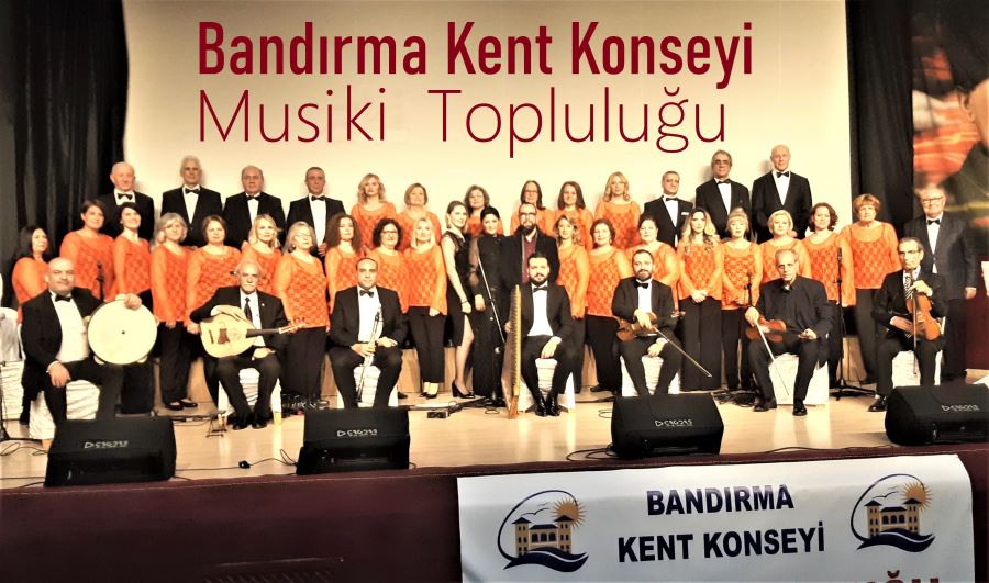 Musiki topluluğu özlem giderdi.