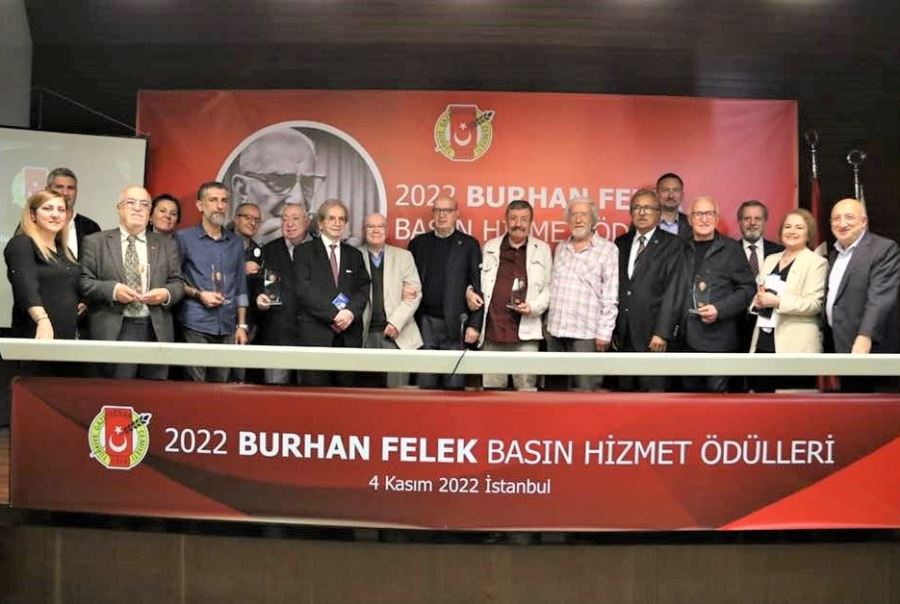 Burhan Felek Basın Hizmet ödülleri verildi.