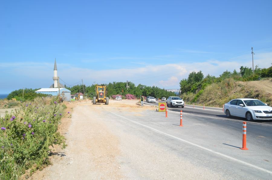 Erdek-Bandırma karayolu onarılıyor