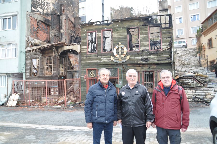Yalı yangını üzüntü yarattı