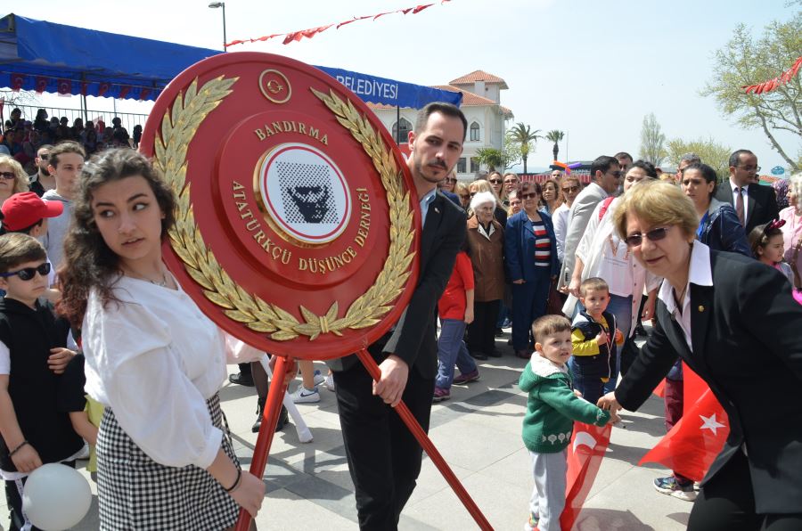 Alternatif kutlamalara büyük ilgi