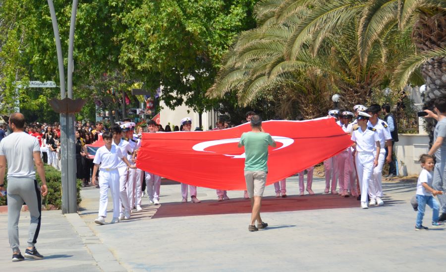 Gençlik yürüyüşü ile başladı.