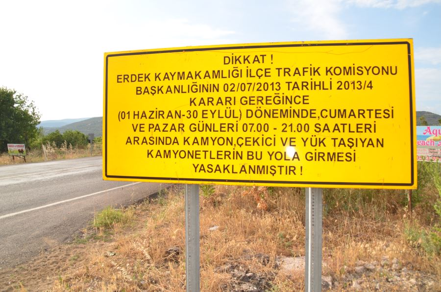 Tatlısu yolu, hafta sonları kamyonlara kapatıldı.