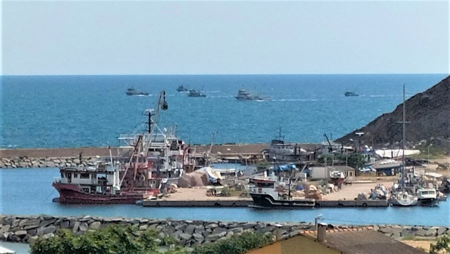 Trol tekneleri uluslararası karasularda