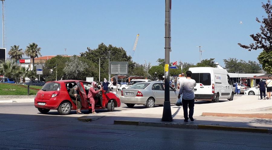 MENDERES MEYDANI İNDİRME YAPILAN NOKTA YASAKLANDI