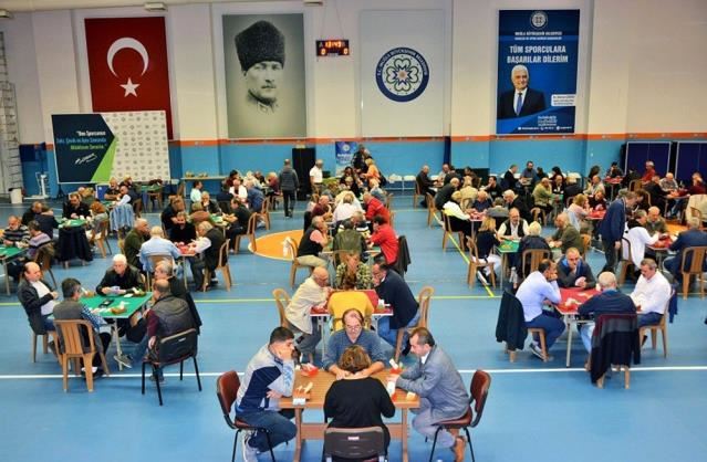 Erdek’te briç turnuvası