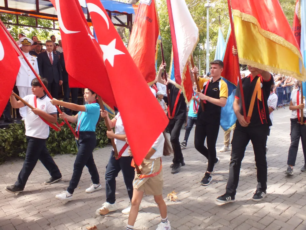 Erdek’te Cumhuriyet Bayramı’nda zengin kutlama