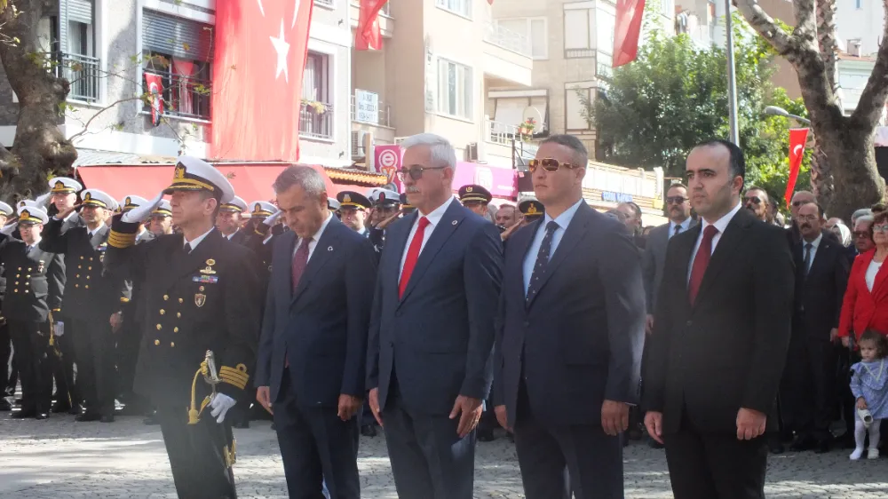 Cumhuriyet Bayramı çelenk töreni Erdek