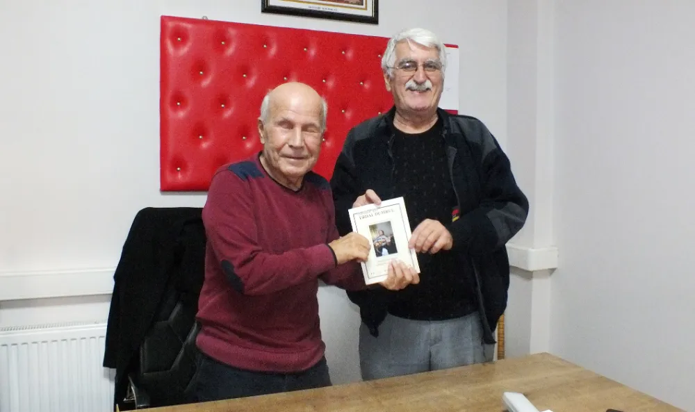 Erdal Dumrul kitap çıkardı