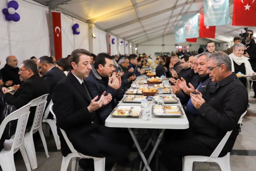 Cumhuriyet alanında ilk iftar