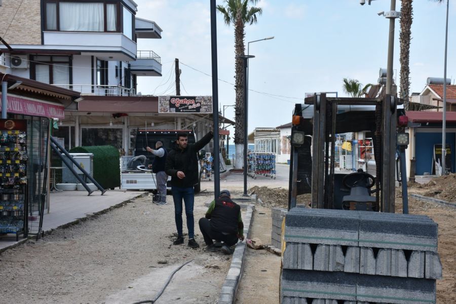 AKÇAY SARIKIZ MEYDANI YENİDEN DÜZENLENİYOR