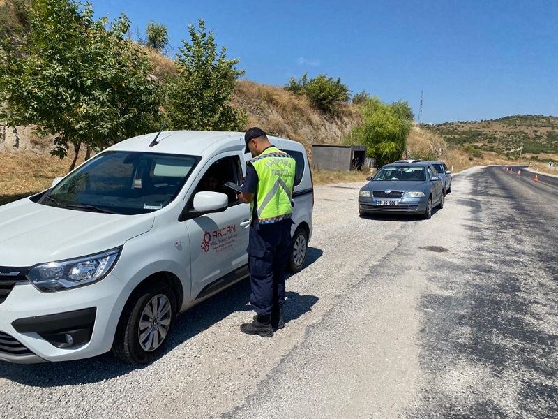 Seyir halinde cep telefonu kullananlara denetim