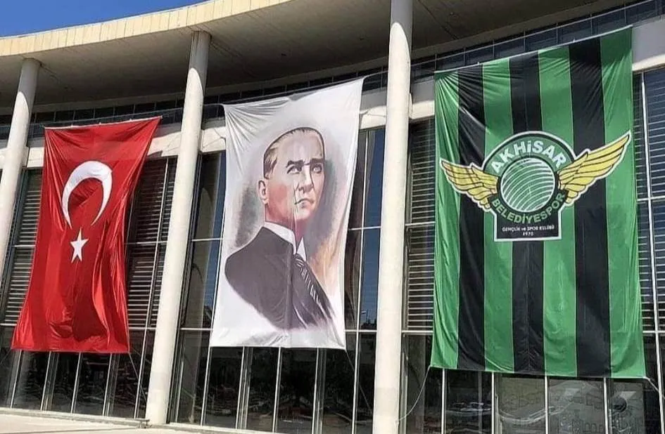 Akhisarspor maçlara çıkmayacak
