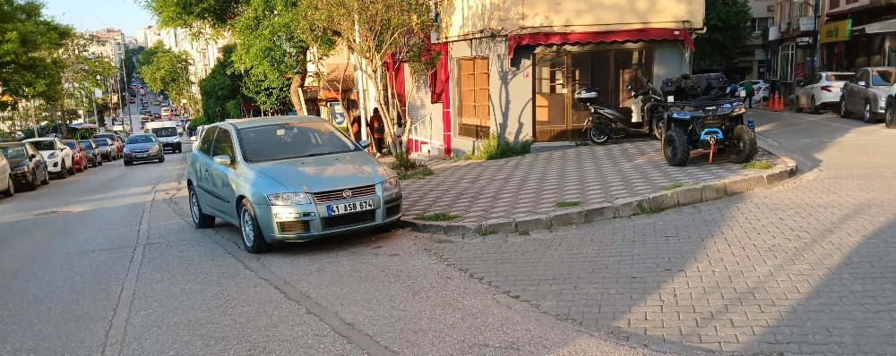 İşgal etmediği bir tek Caddenin tapusu kaldı.