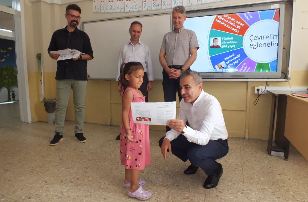Karnelerini alan öğrenciler tatile çıktı