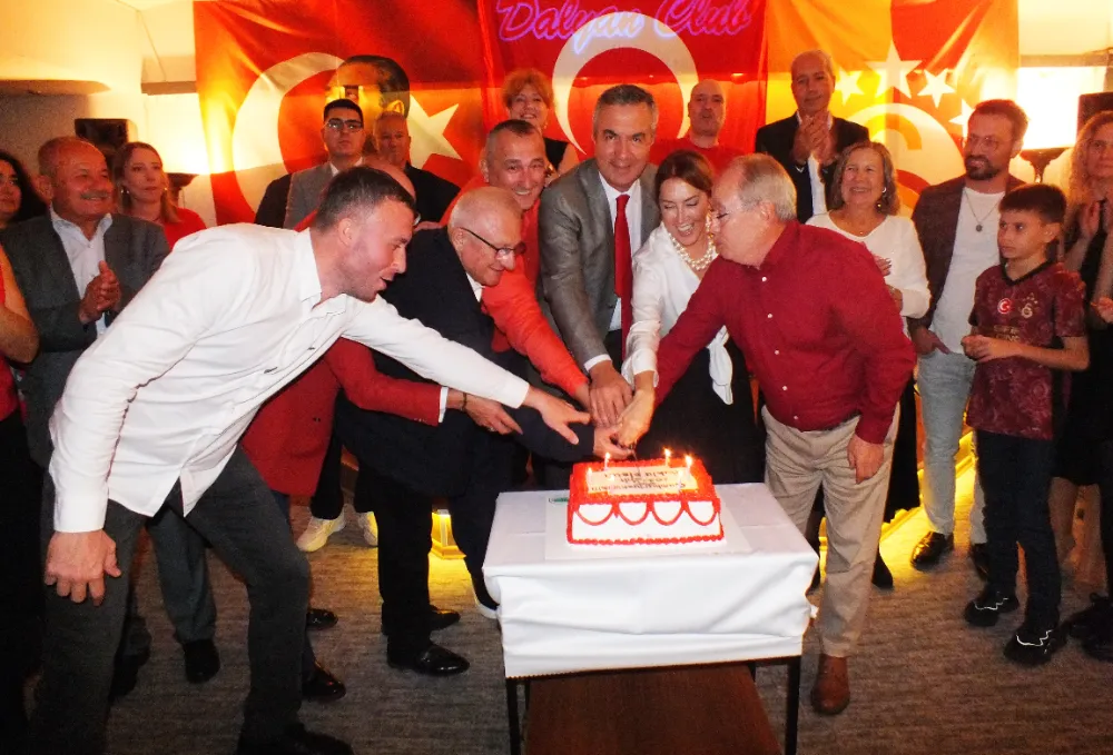 Galatasaraylılar Cumhuriyet balosunda buluştu
