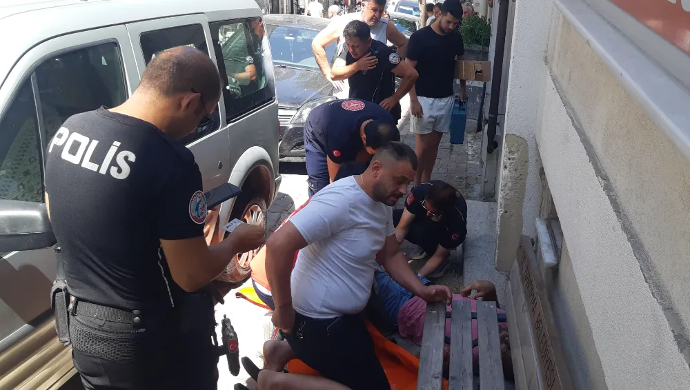 Okul önünde garip davranışlarda bulunan kişiye gözaltı