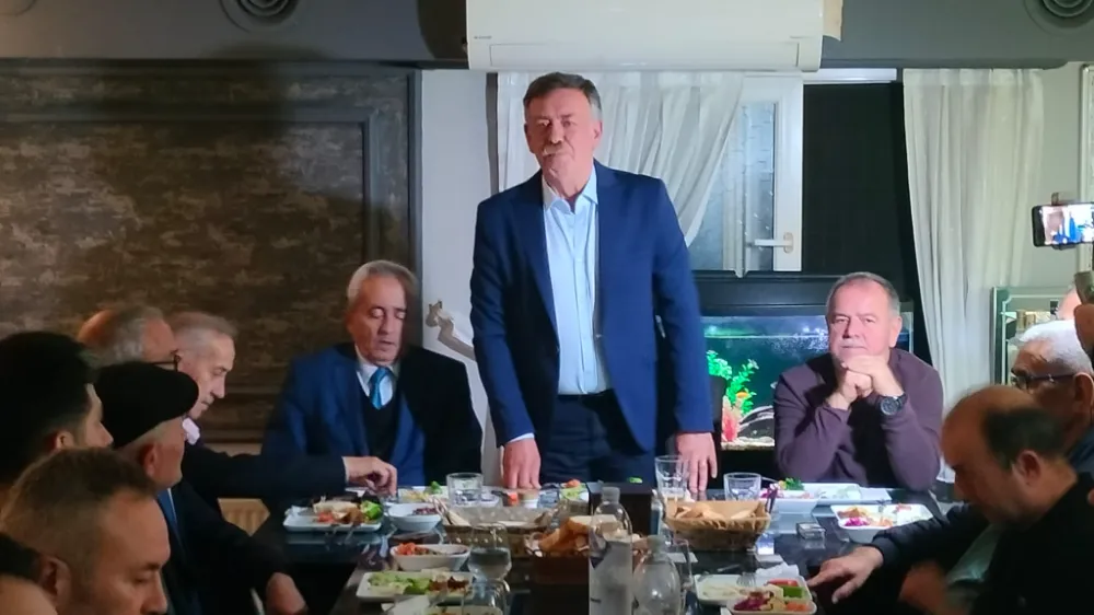 Özçakın, Kıratın süvarilerini açıkladı..