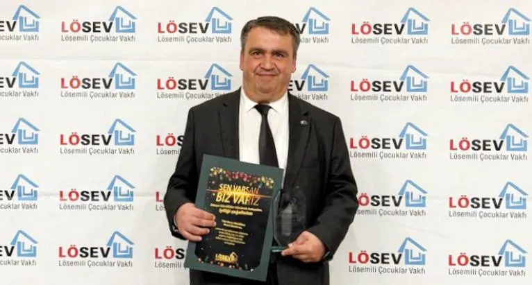 LÖSEV Yılın Basın Gönüllüsü Ödülü  Murat Demircan’a verildi