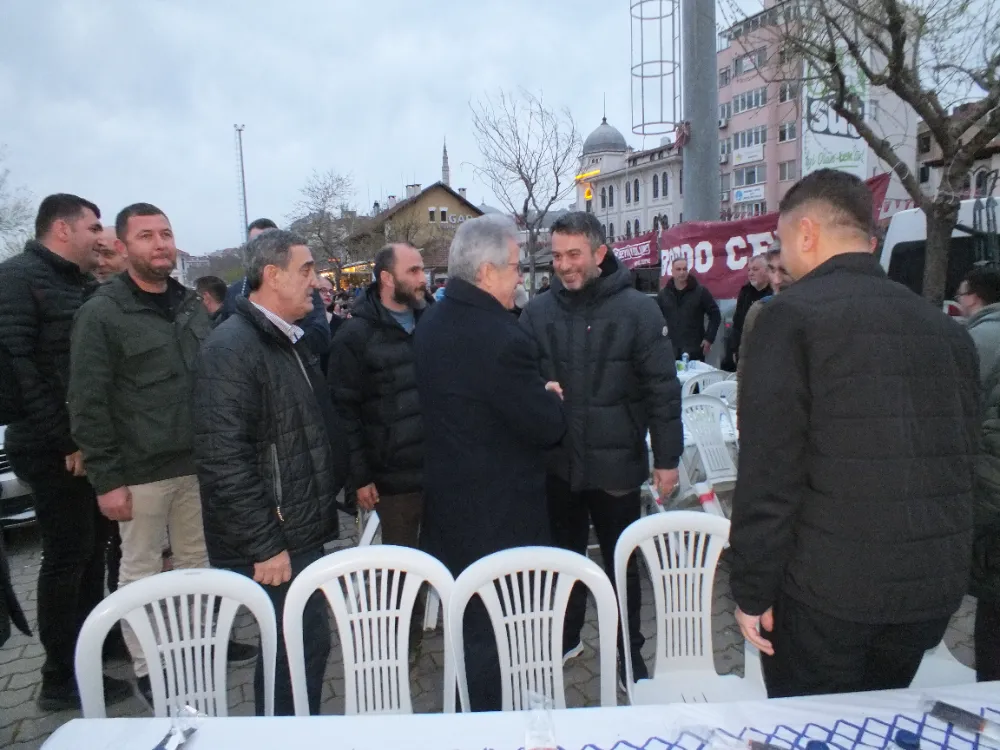Taraftarlardan geleneksel Balıkhane iftarı 