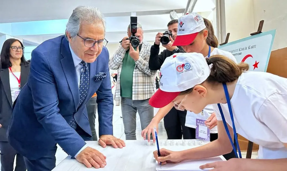 Bandırma Belediye Başkanı Dursun Mirza, TÜBİTAK 4006 Bilim Fuarı’na Katıldı