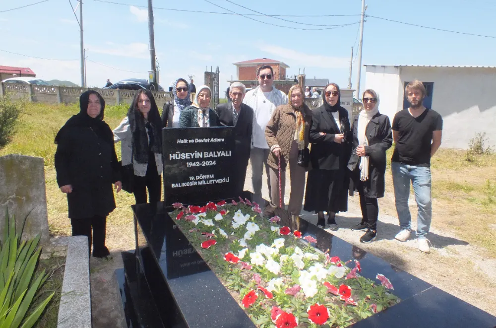 Vefatının 1. yılında kabri başında anıldı