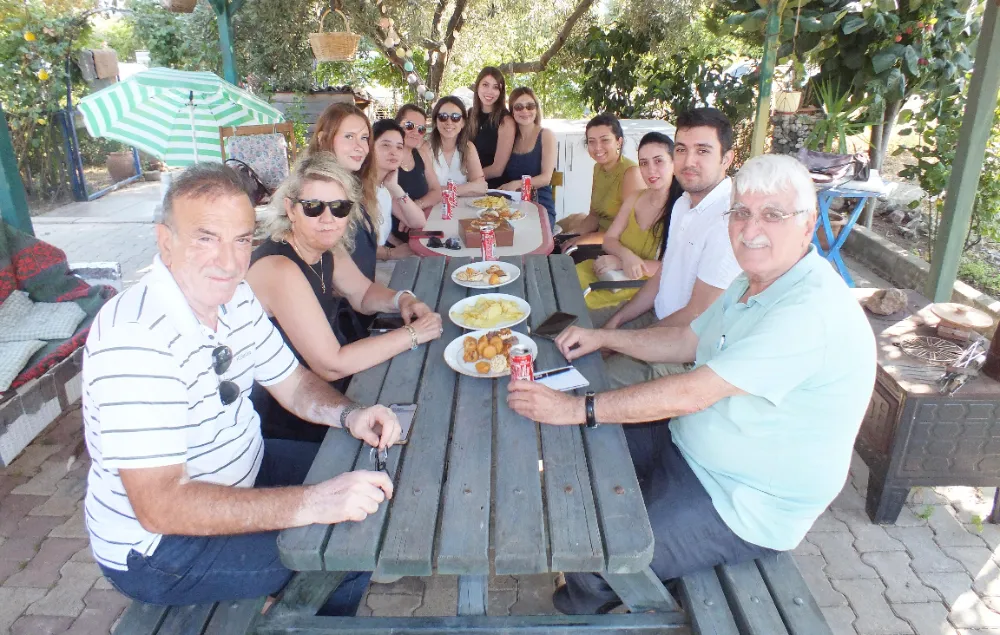 Erdek’teki “Neo Sokrat’lar Kulübü”, sevgi ve iyiliği hedefliyor
