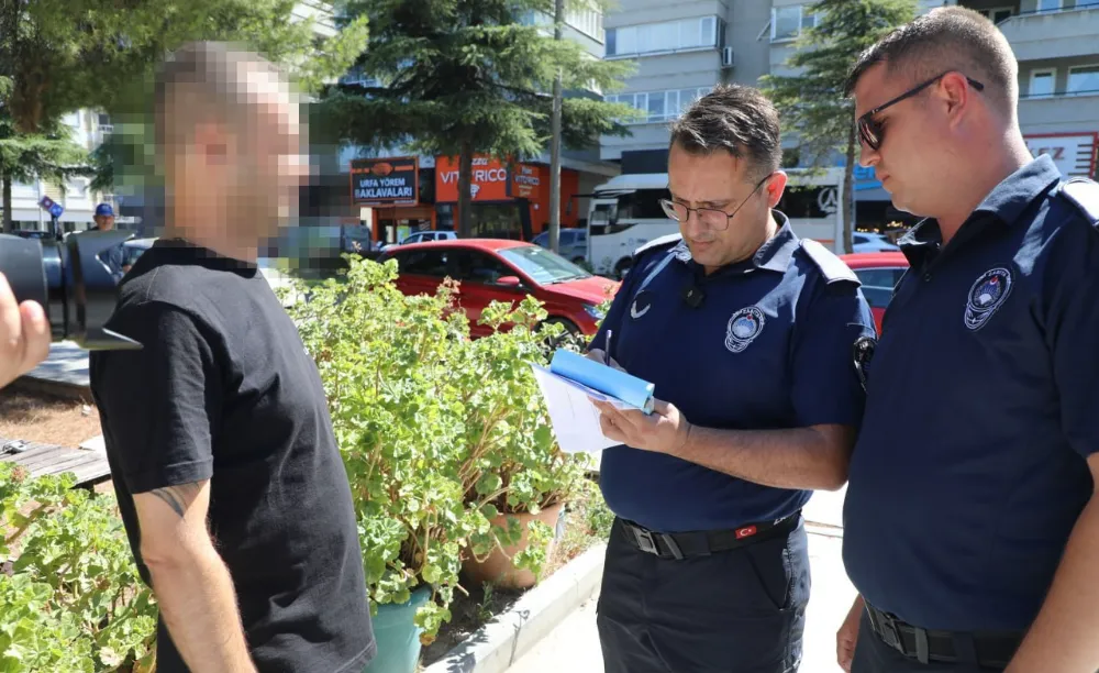 Edremit’te yere çöp ve izmarit atana para cezası dönemi başladı.
