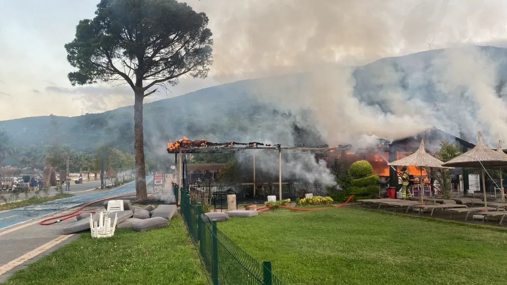 Sabahın sessizliğini alevler bozdu: Otelde yangın paniği