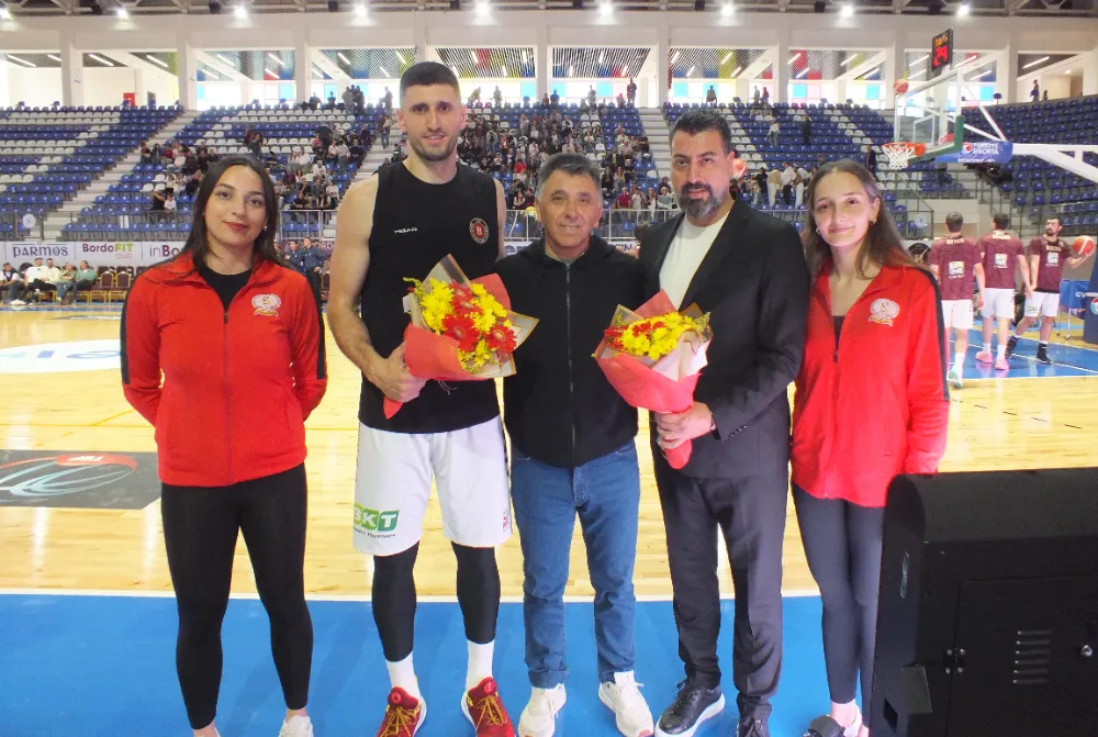 Çelikspor’dan Bordo Basket’e destek
