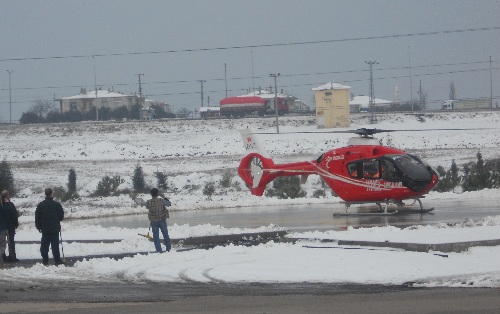 Annesini Helikopter ile aldırdı.