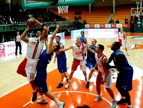 Kırmızı Bandırma`da, Banvit Antalya`da