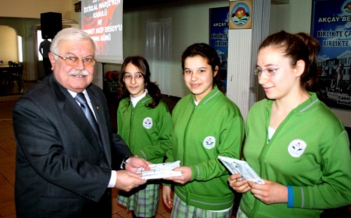 M.Akif Ersoy bir kez daha gururlandırdı.