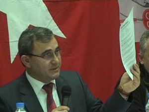 Bizimkiler seyrediyor.