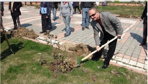 BAŞKAN  PEKEL  ``YEŞİL BİR DÜNYA DİLİYORUM 