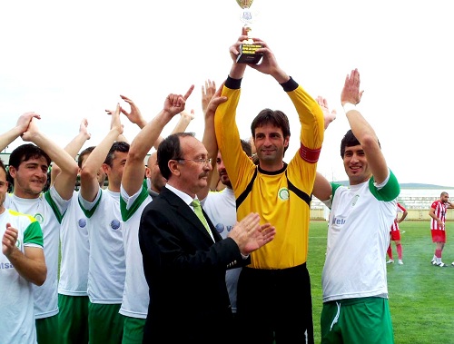 Gönenspor Kupasını aldı.