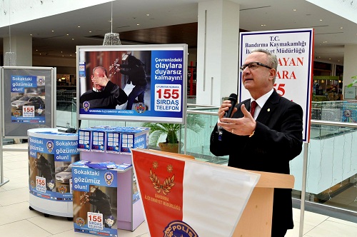 Polis Halkın İçinde