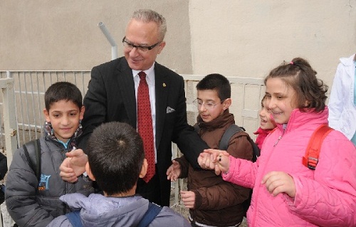 BAŞKAN PEKEL  ÇOCUK YUVASINI ZİYARET ETTİ.